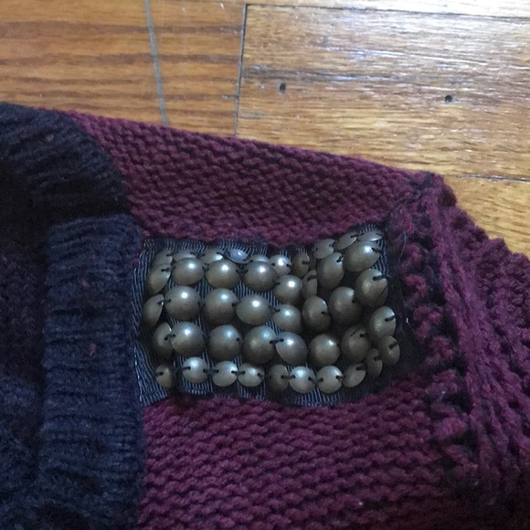 Maroon Sweater with Sheet Sleeves - Picture 3 of 3